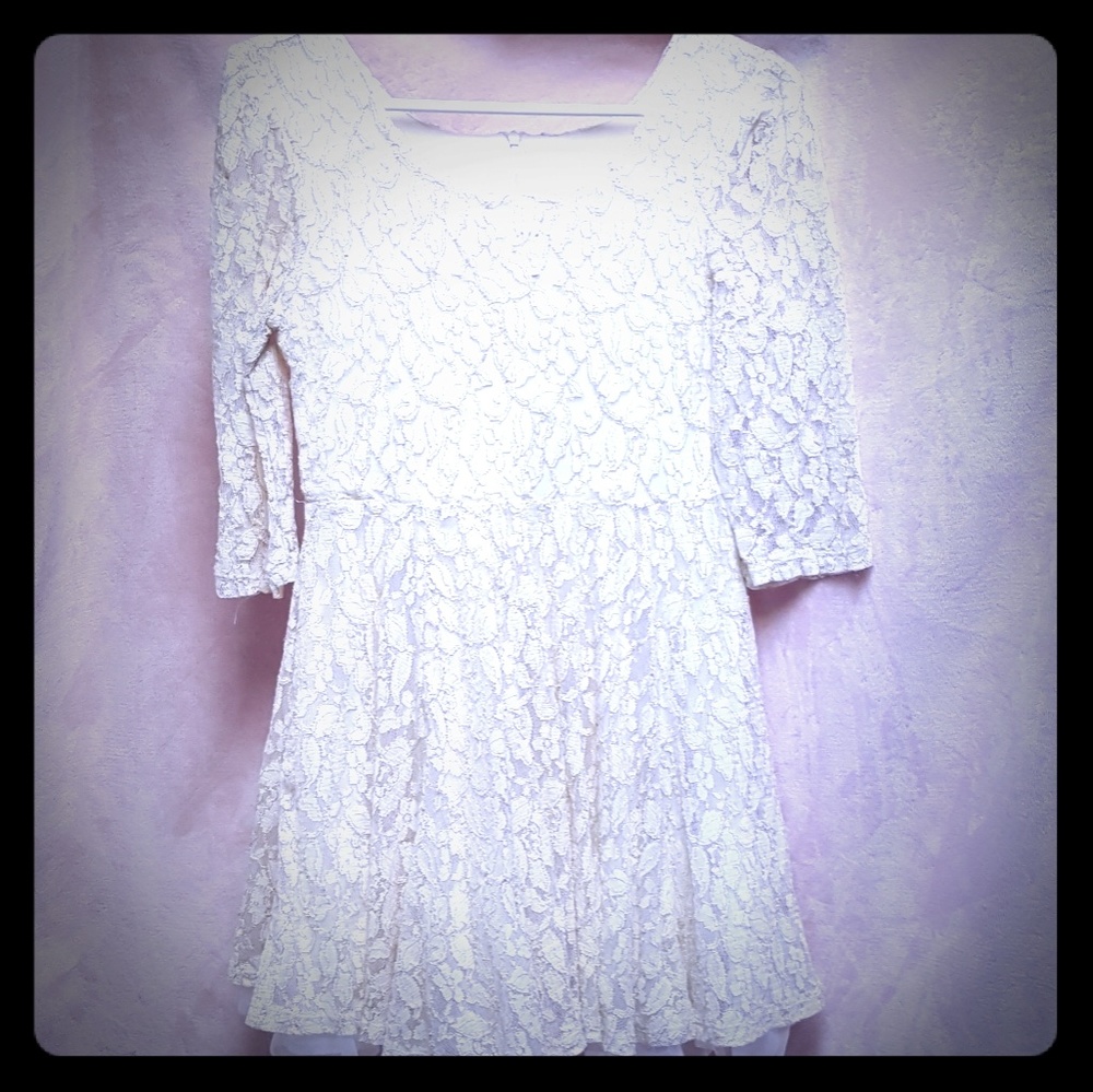 🌴Ivory lace gold-edged skater dress with zipper